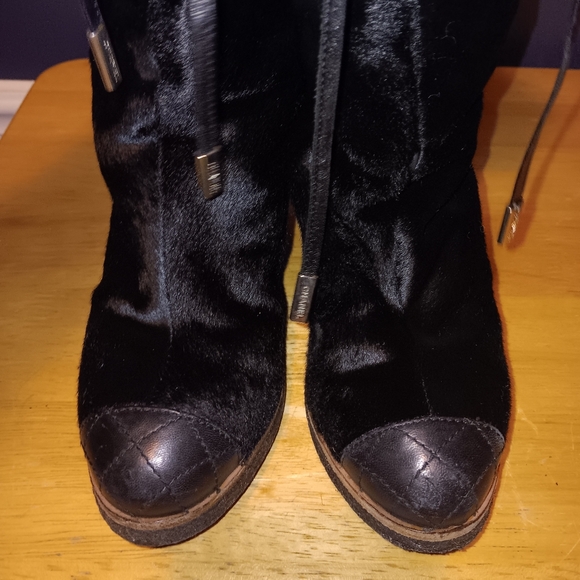 CHANEL CC Rare Vintage Black Calf Hair Wedge Knee Fur Interior Boots Size 4 1/2 - Picture 4 of 6